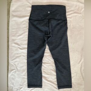 Lululemon Women’s Size 6 Align Gray High Waisted Fleece Lined Crop 20” Leggings